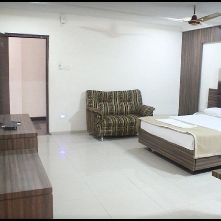 A.R Grand Hotel فيساخاباتنام المظهر الخارجي الصورة