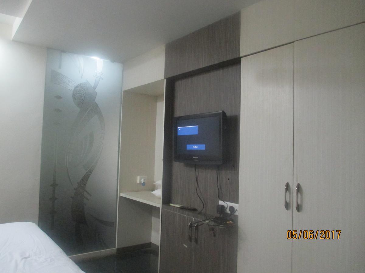 A.R Grand Hotel فيساخاباتنام المظهر الخارجي الصورة