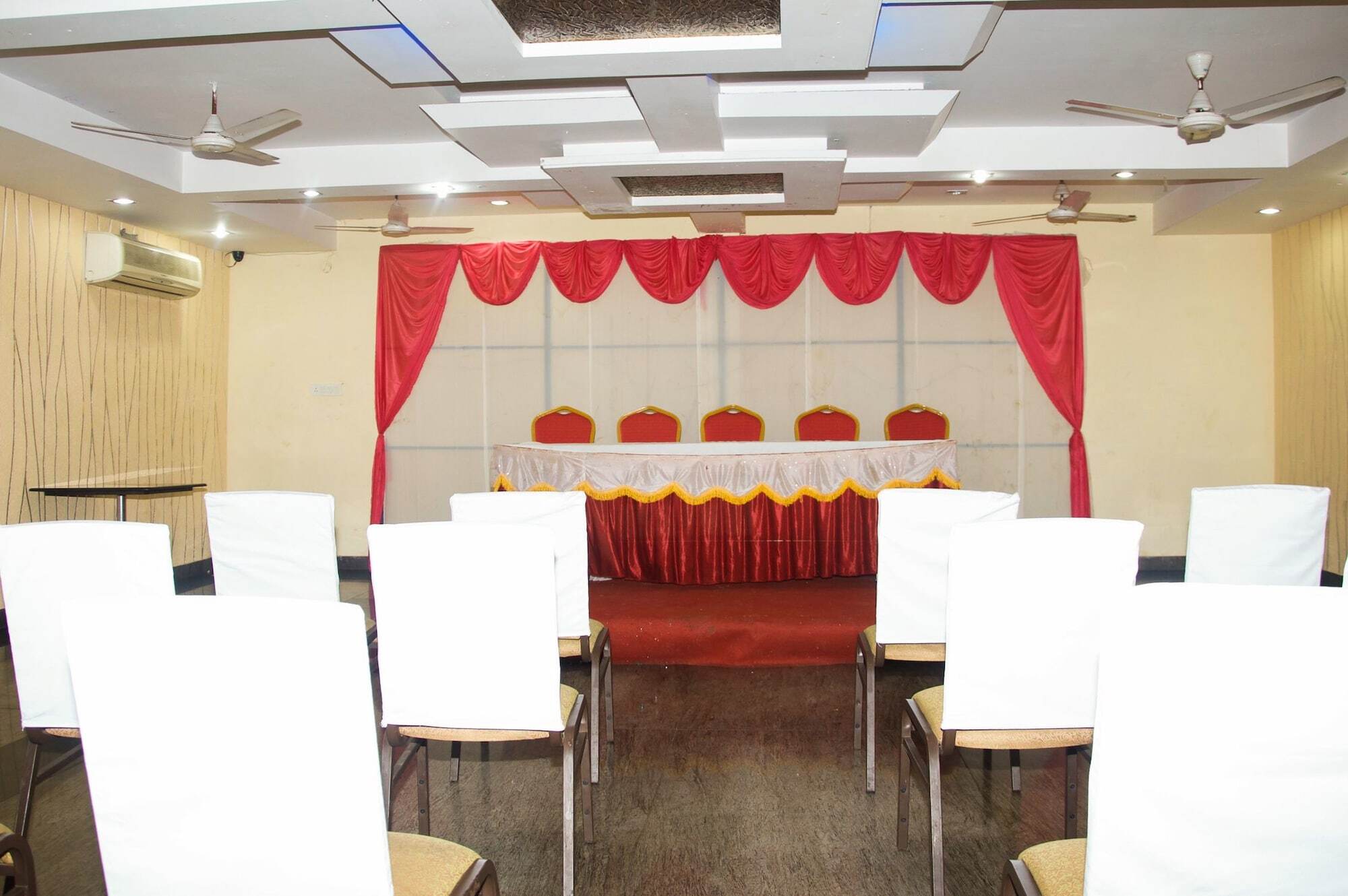 A.R Grand Hotel فيساخاباتنام المظهر الخارجي الصورة
